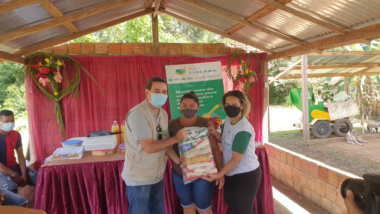 Agricultores do município Careiro da Várzea recebem doações do Agro Fraterno